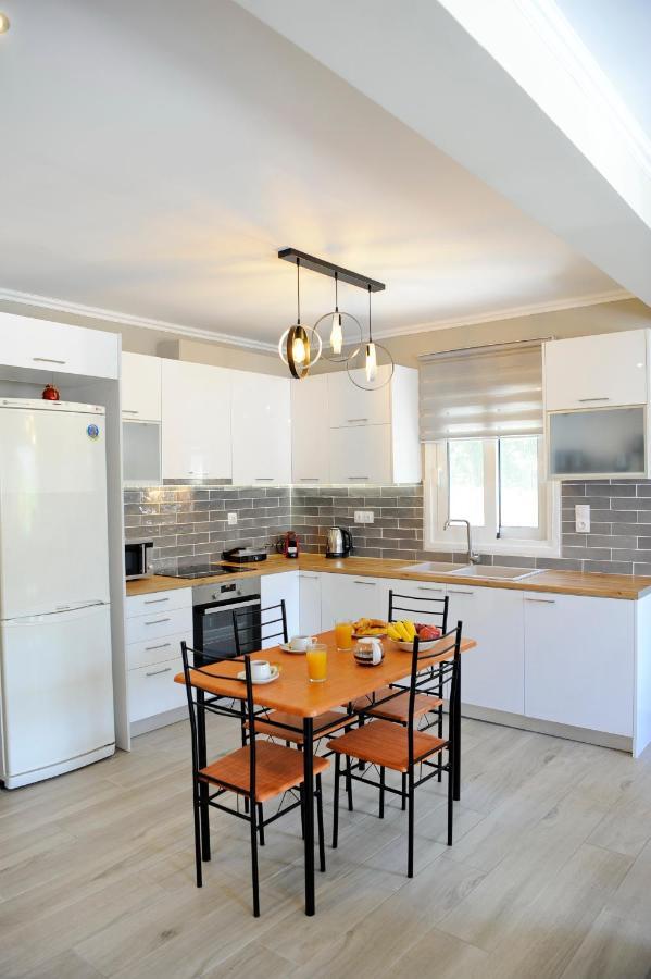 Spiros House And Studios Geni  ภายนอก รูปภาพ